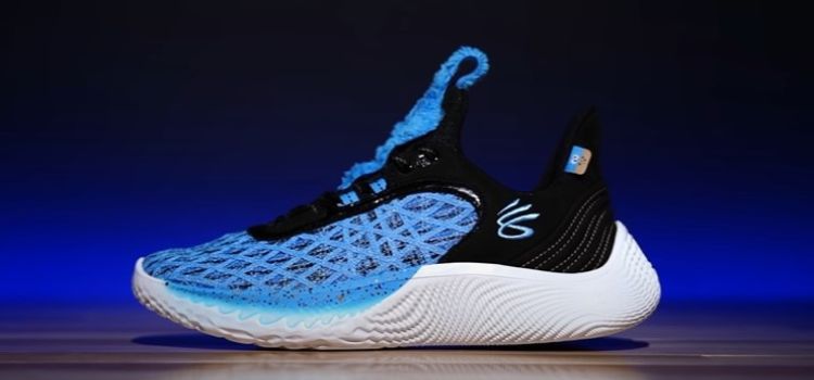 Under Armour women's basketball Shoes